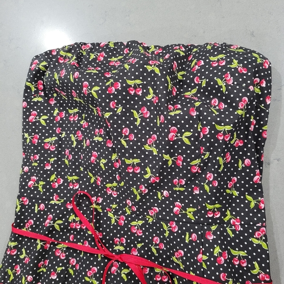 Strapless cherry dress - Picture 3 of 6